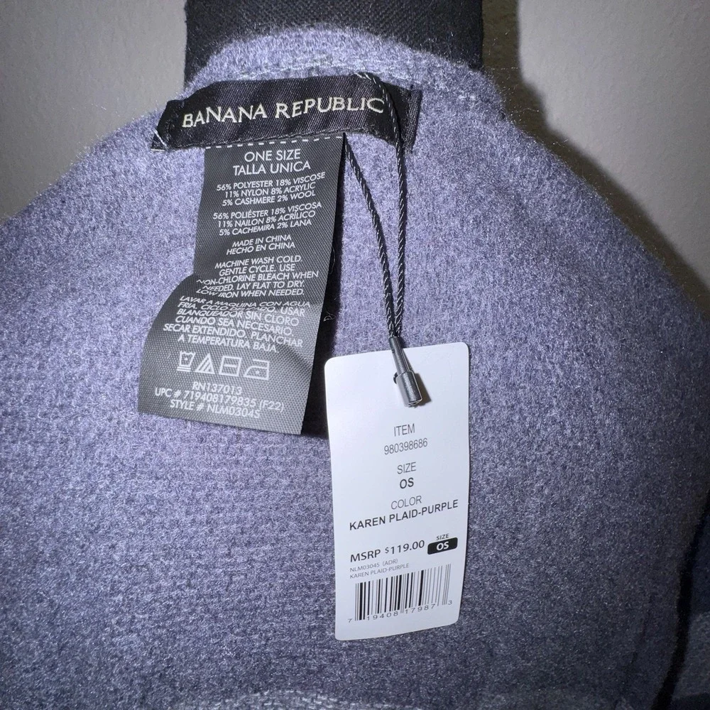 Banana Republic Cashmere Blend Wrap‎ Soft Plaid Fringe Black Gray One Size NWT